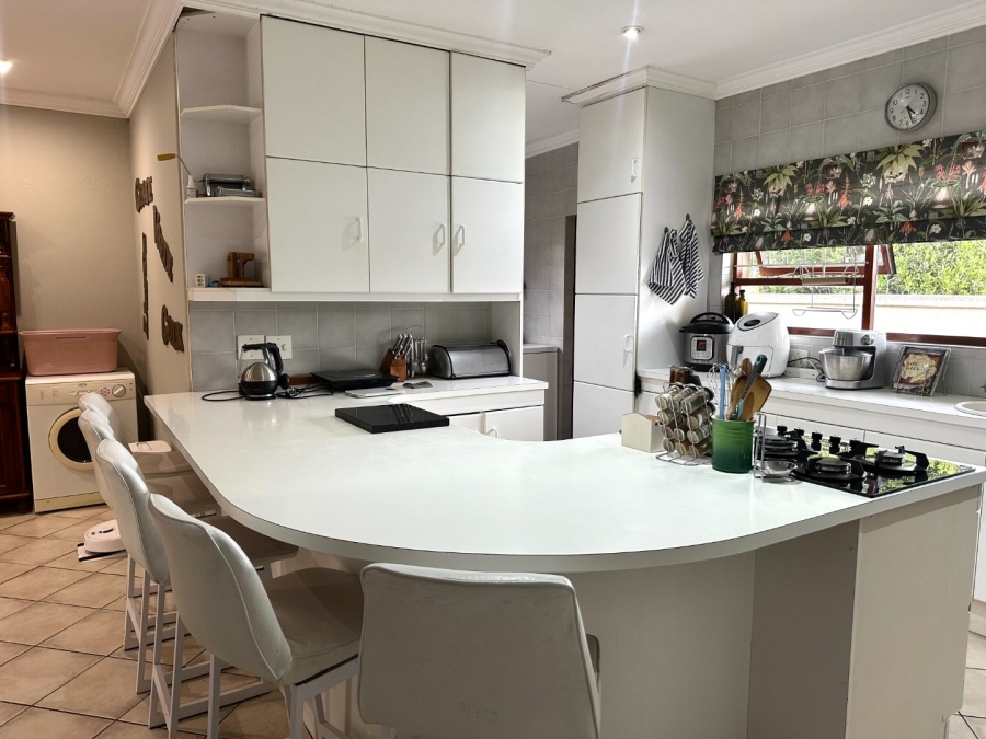 6 Bedroom Property for Sale in Dormehls Drift Western Cape